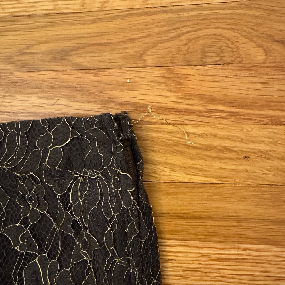 Banana Republic Black Lace with Gold Thread Pencil Skirt - Picture 4 of 8